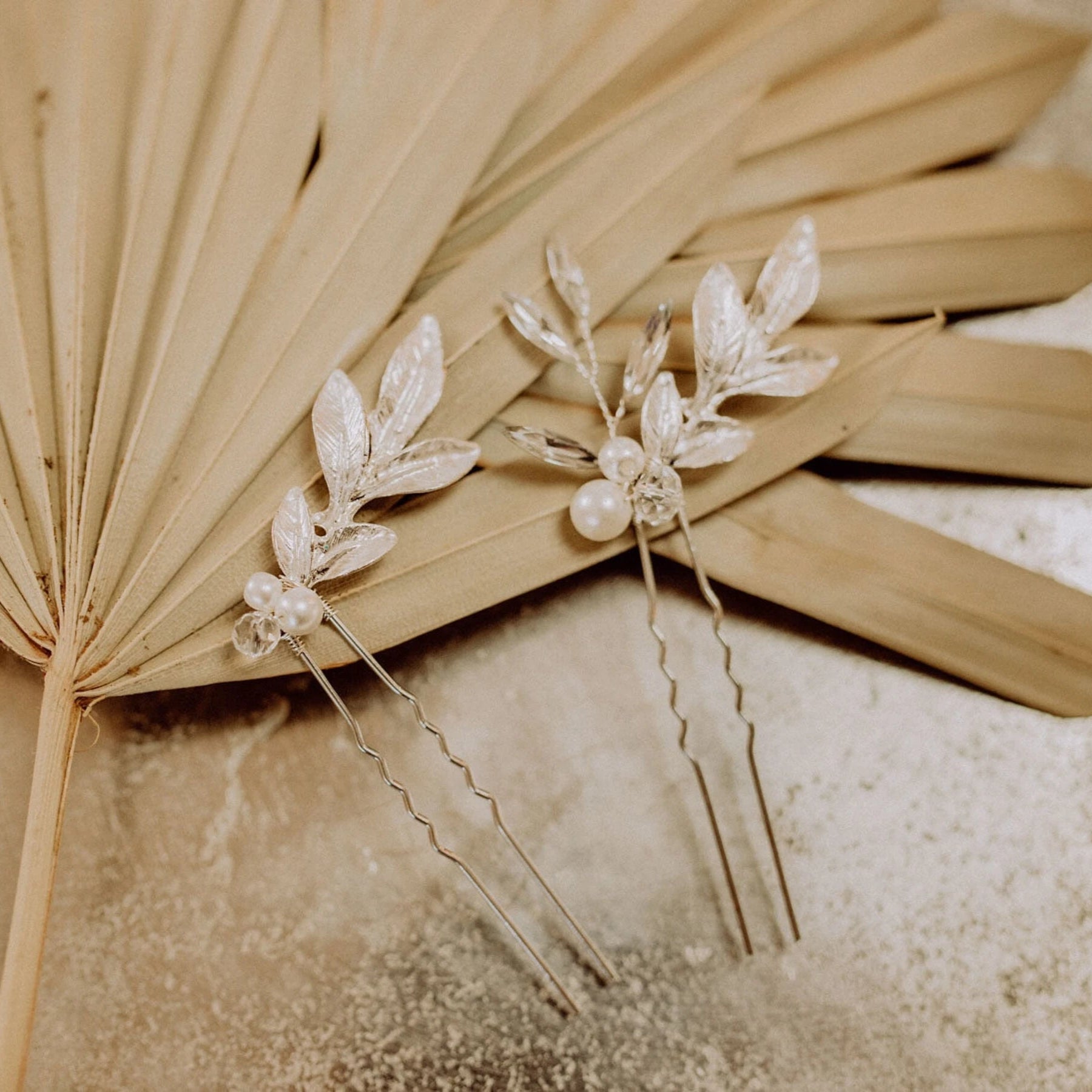 Silberne Brauthaarnadel Perle und Blatt