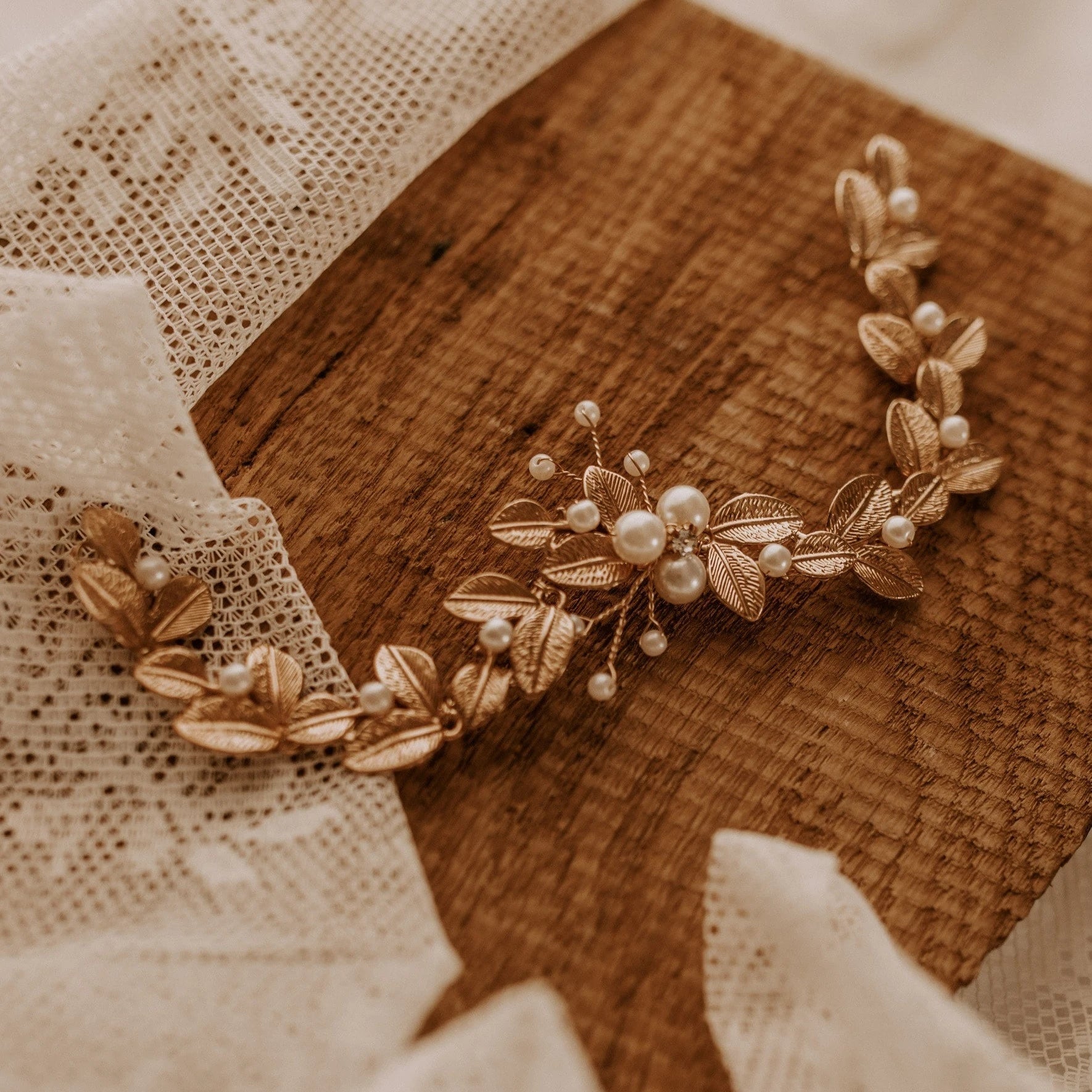 Perlen Blätter Goldschmuck Braut Boho Look